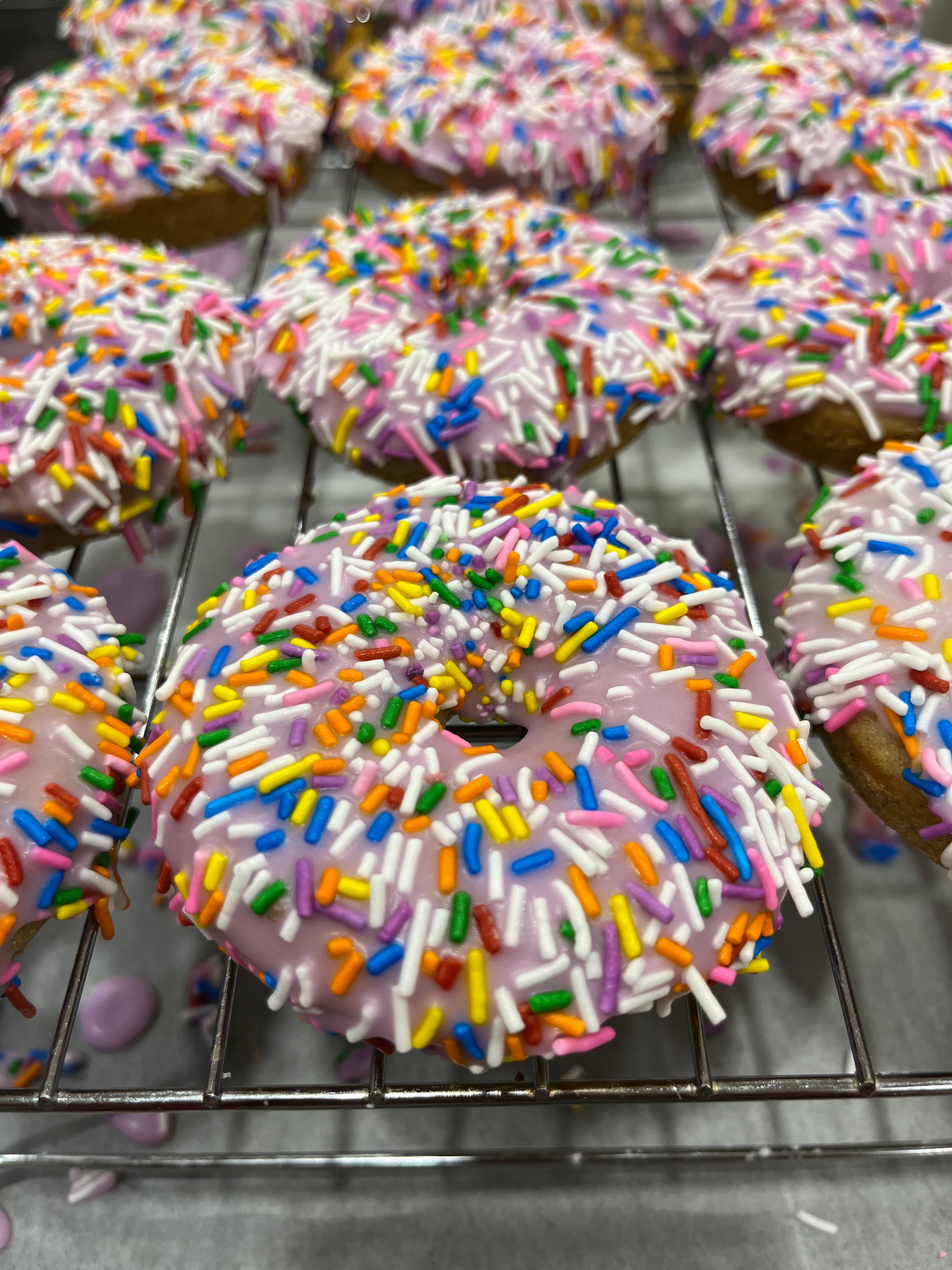 Sprinkles donuts (4 pack)