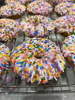 Load image into Gallery viewer, Sprinkles donuts (4 pack)
